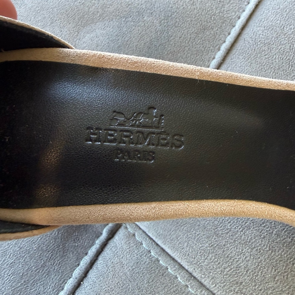 HERMES Creme Color Block Heel Sandals, new and never used - Picture 11 of 12